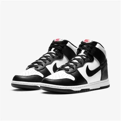 Nike Dunk high nera-bianca